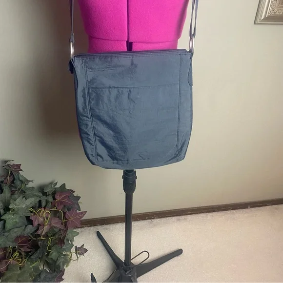 Baggallini Nylon Black Medium Crossbody Bag - Picture 8 of 10